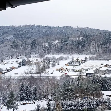 Prostorny Apartman V Chko Krivoklatsko شقة