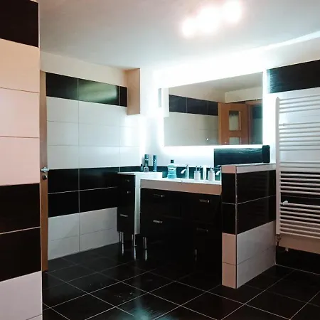 Prostorny Apartman V Chko Krivoklatsko شقة Městečko