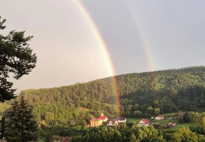 Prostorny Apartman V Chko Krivoklatsko * Mestecko