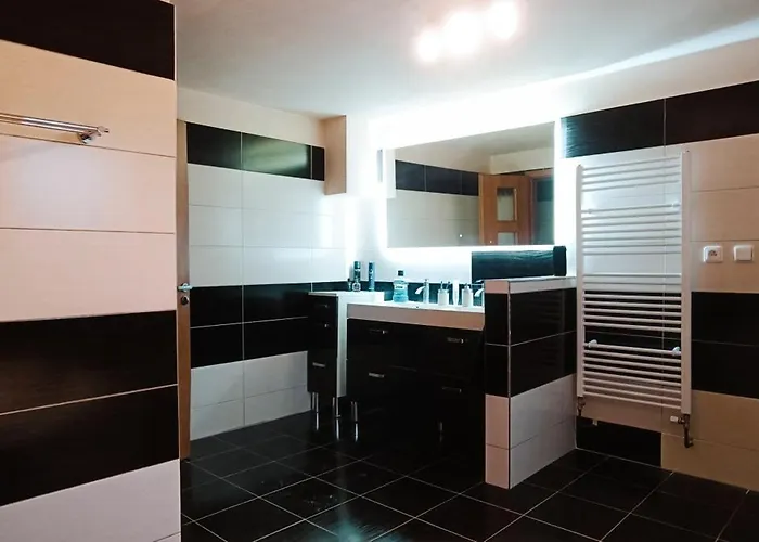 Prostorny Apartman V Chko Krivoklatsko Apartmán Městečko